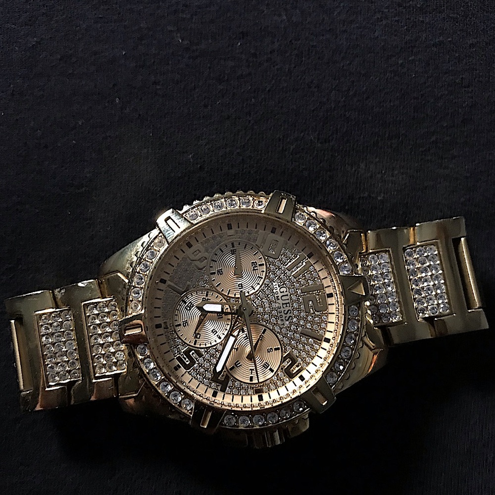 GUESS WATCH GOLD PLATED 100 meter water resistant